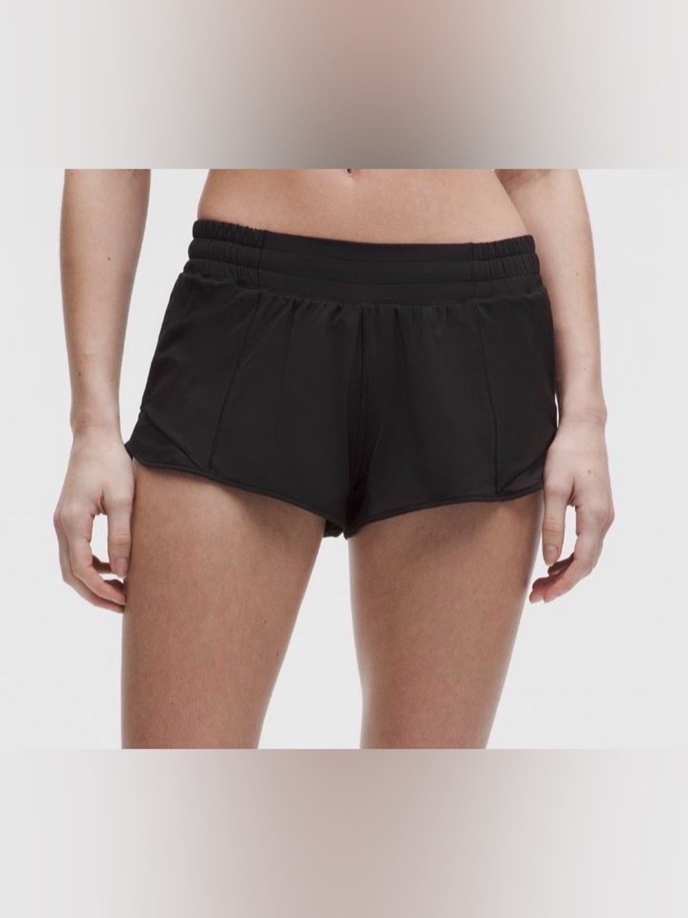 lululemon athletica hotty hot low-rise lined short 2.5”